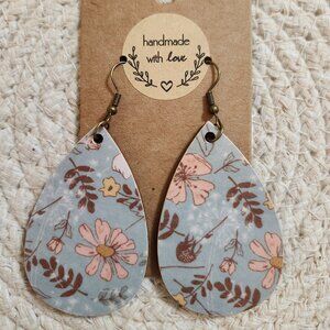 ~Handmade~ vintage style, boho, botanical earrings
